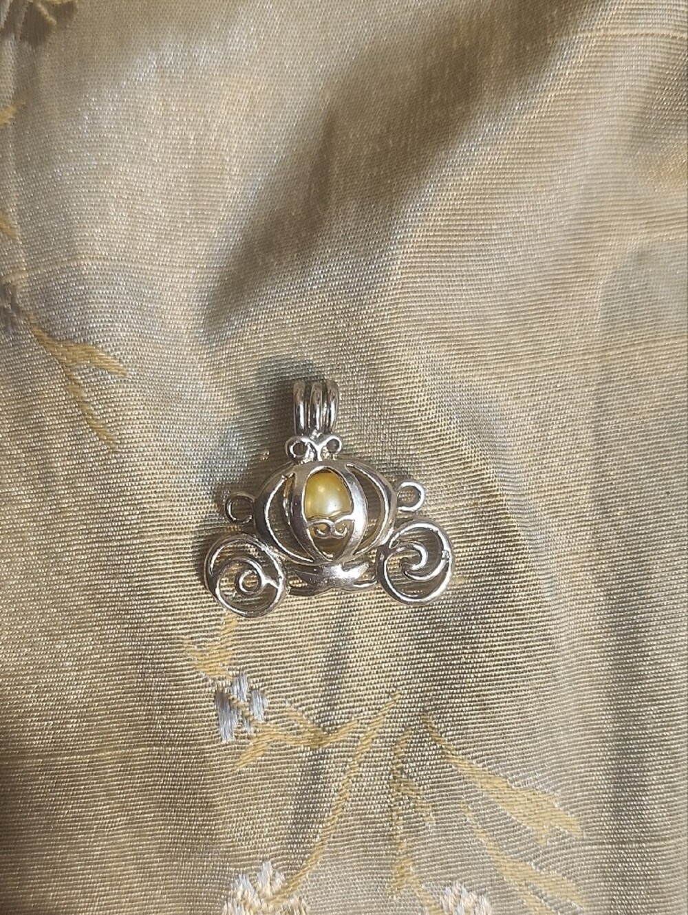 Silver Scrollwork Pendant with Cream White Pearl Accent